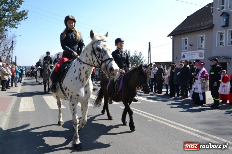 Zdjęcie w galerii na portalu naszraciborz.pl: Bieńkowickie rajtowanie - jeźdźcy mocno chwycili za lejce FOTO i WIDEO wiadomości z regionu