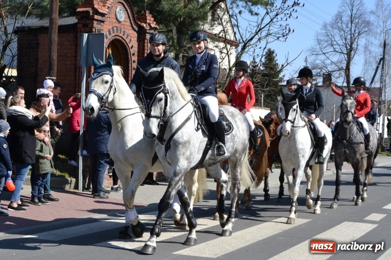 Zdjęcie w galerii na portalu naszraciborz.pl: Bieńkowickie rajtowanie - jeźdźcy mocno chwycili za lejce FOTO i WIDEO wiadomości z regionu