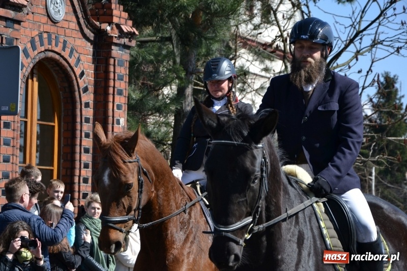 Zdjęcie w galerii na portalu naszraciborz.pl: Bieńkowickie rajtowanie - jeźdźcy mocno chwycili za lejce FOTO i WIDEO wiadomości z regionu