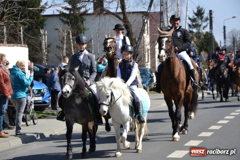 Zdjęcie w galerii na portalu naszraciborz.pl: Bieńkowickie rajtowanie - jeźdźcy mocno chwycili za lejce FOTO i WIDEO wiadomości z regionu