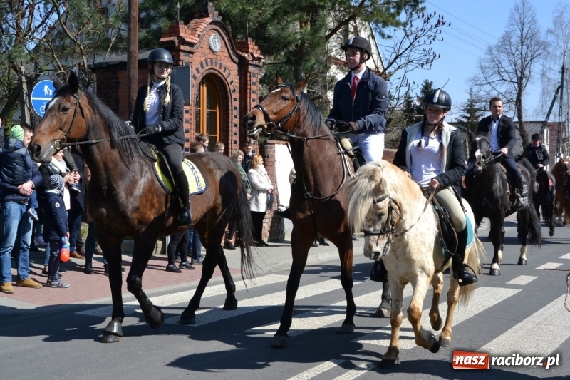 Zdjęcie w galerii na portalu naszraciborz.pl: Bieńkowickie rajtowanie - jeźdźcy mocno chwycili za lejce FOTO i WIDEO wiadomości z regionu