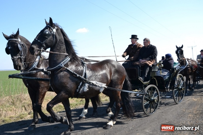 Zdjęcie w galerii na portalu naszraciborz.pl: Bieńkowickie rajtowanie - jeźdźcy mocno chwycili za lejce FOTO i WIDEO wiadomości z regionu