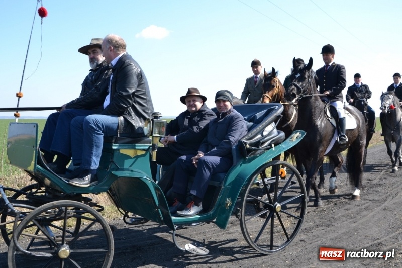 Zdjęcie w galerii na portalu naszraciborz.pl: Bieńkowickie rajtowanie - jeźdźcy mocno chwycili za lejce FOTO i WIDEO wiadomości z regionu