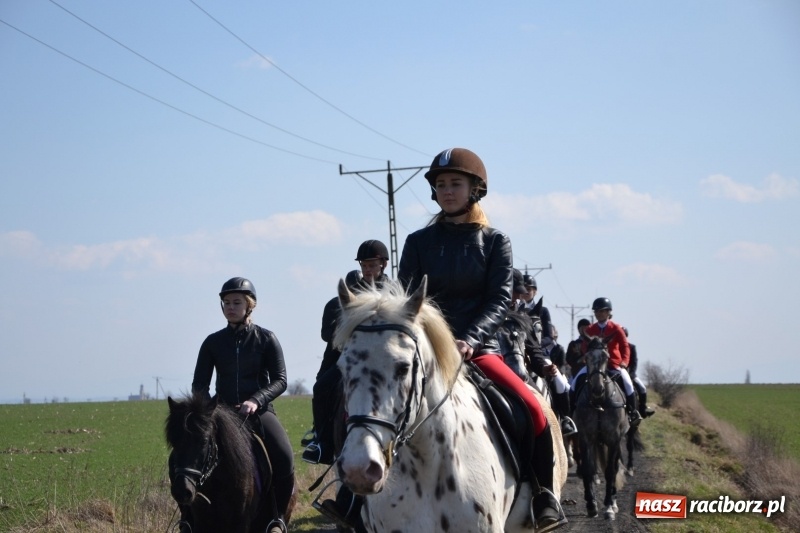 Zdjęcie w galerii na portalu naszraciborz.pl: Bieńkowickie rajtowanie - jeźdźcy mocno chwycili za lejce FOTO i WIDEO wiadomości z regionu