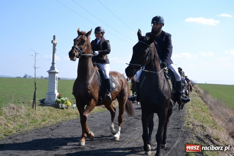 Zdjęcie w galerii na portalu naszraciborz.pl: Bieńkowickie rajtowanie - jeźdźcy mocno chwycili za lejce FOTO i WIDEO wiadomości z regionu