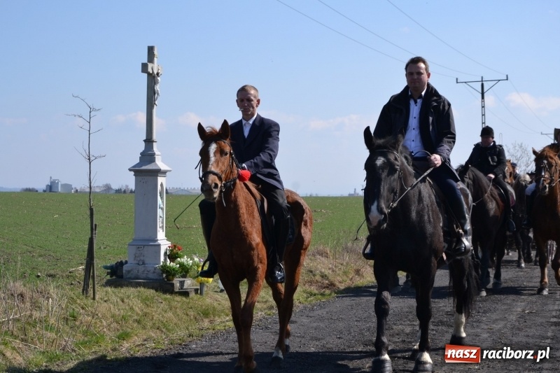 Zdjęcie w galerii na portalu naszraciborz.pl: Bieńkowickie rajtowanie - jeźdźcy mocno chwycili za lejce FOTO i WIDEO wiadomości z regionu