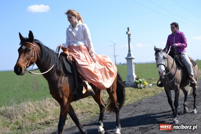 Zdjęcie w galerii na portalu naszraciborz.pl: Bieńkowickie rajtowanie - jeźdźcy mocno chwycili za lejce FOTO i WIDEO wiadomości z regionu