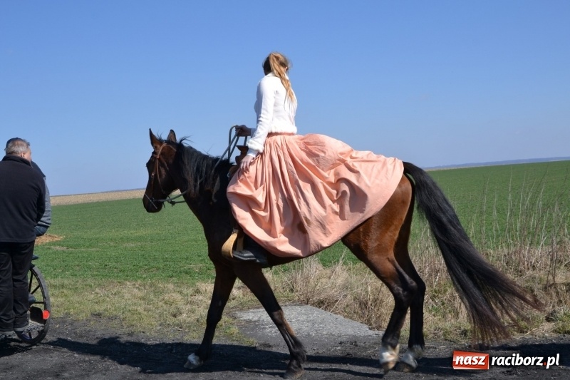 Zdjęcie w galerii na portalu naszraciborz.pl: Bieńkowickie rajtowanie - jeźdźcy mocno chwycili za lejce FOTO i WIDEO wiadomości z regionu