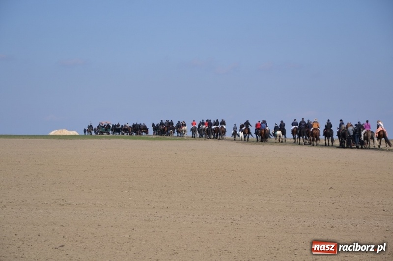 Zdjęcie w galerii na portalu naszraciborz.pl: Bieńkowickie rajtowanie - jeźdźcy mocno chwycili za lejce FOTO i WIDEO wiadomości z regionu