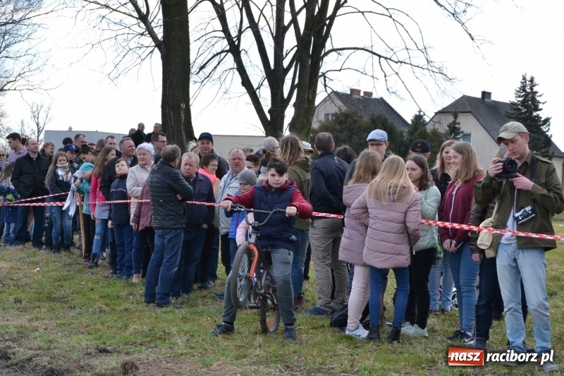 Zdjęcie w galerii na portalu naszraciborz.pl: Bieńkowickie rajtowanie - jeźdźcy mocno chwycili za lejce FOTO i WIDEO wiadomości z regionu