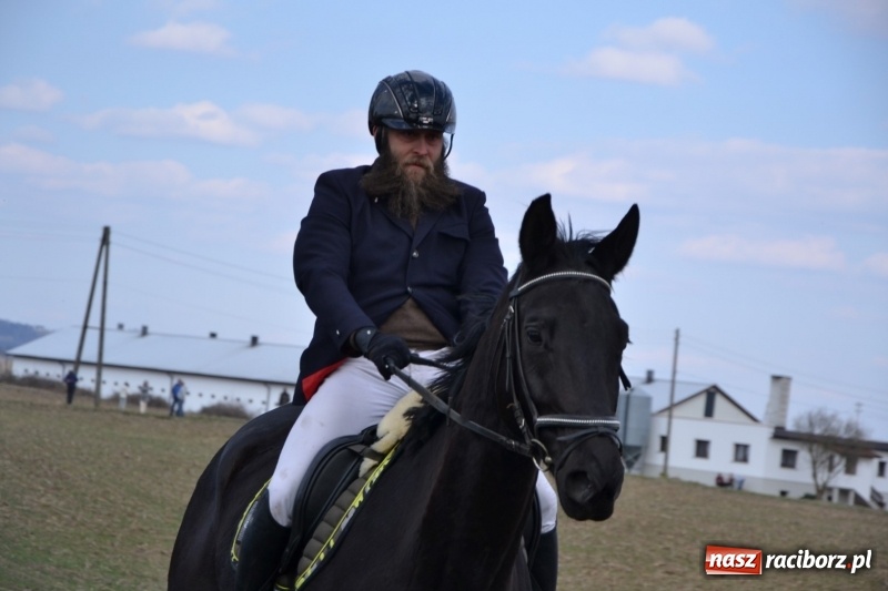 Zdjęcie w galerii na portalu naszraciborz.pl: Bieńkowickie rajtowanie - jeźdźcy mocno chwycili za lejce FOTO i WIDEO wiadomości z regionu
