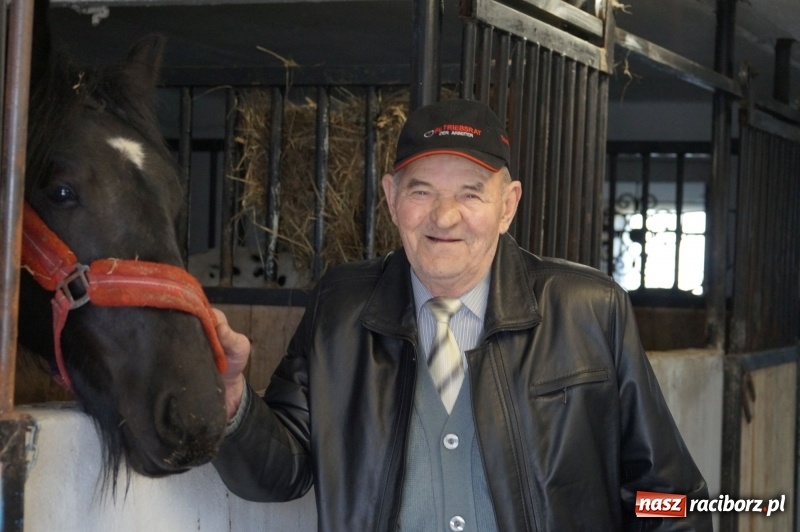 Zdjęcie w galerii na portalu naszraciborz.pl: W gminie Nędza objechali pola prosząc o udane plony wiadomości z regionu