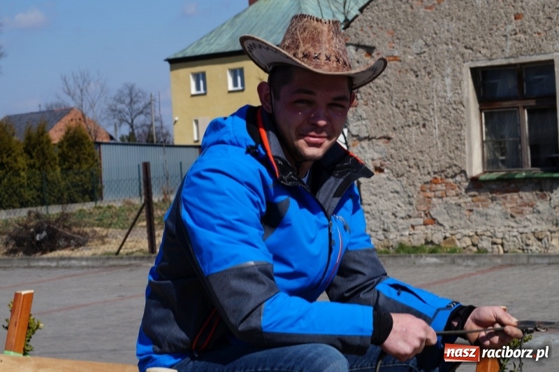 Zdjęcie w galerii na portalu naszraciborz.pl: W gminie Nędza objechali pola prosząc o udane plony wiadomości z regionu