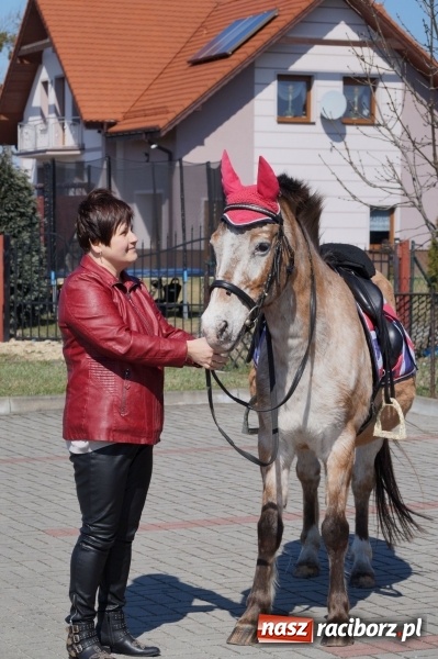 Zdjęcie w galerii na portalu naszraciborz.pl: W gminie Nędza objechali pola prosząc o udane plony wiadomości z regionu
