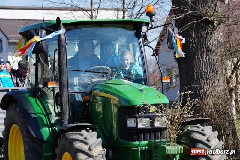 Zdjęcie w galerii na portalu naszraciborz.pl: W gminie Nędza objechali pola prosząc o udane plony wiadomości z regionu