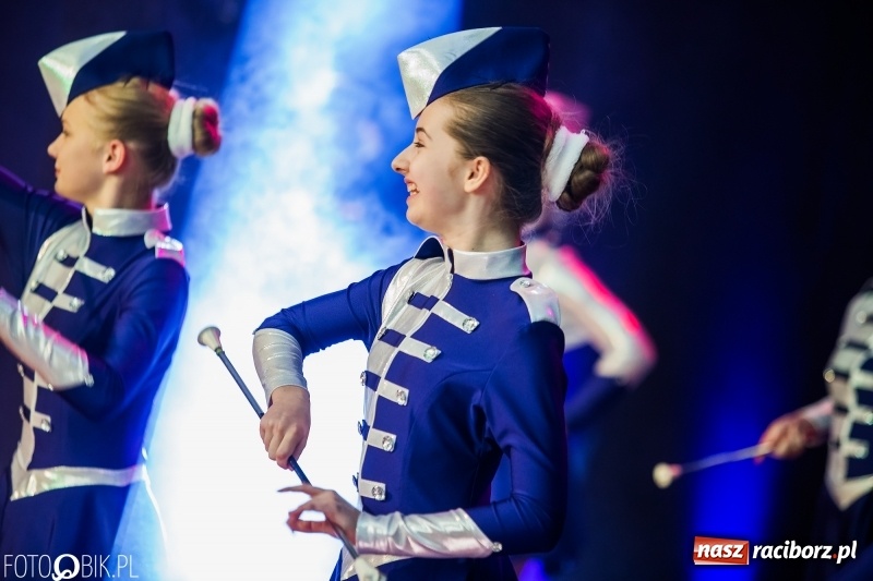 Zdjęcie w galerii na portalu naszraciborz.pl: Jubileusz 30-lecia zespołu tanecznego Uśmiech z udziałem Ani Wyszkoni  wiadomości z regionu