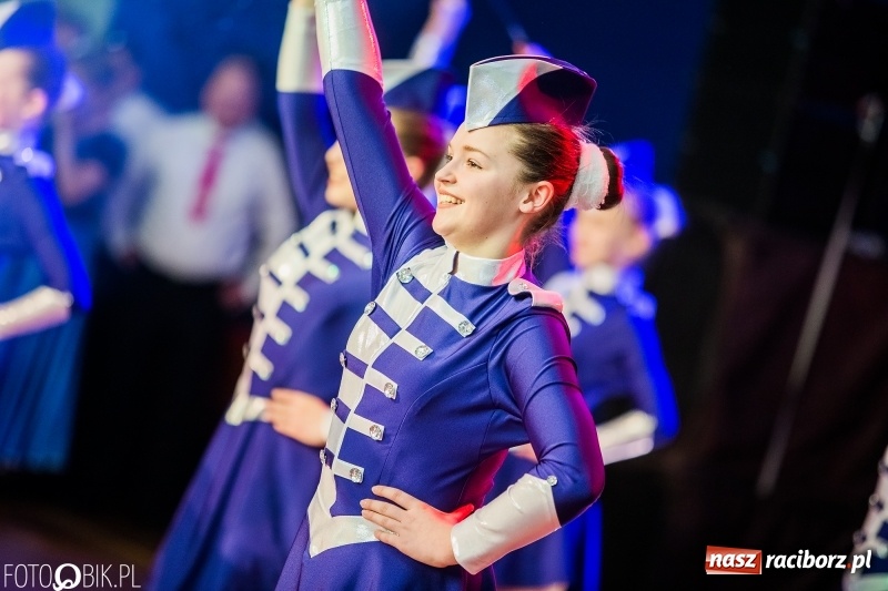 Zdjęcie w galerii na portalu naszraciborz.pl: Jubileusz 30-lecia zespołu tanecznego Uśmiech z udziałem Ani Wyszkoni  wiadomości z regionu