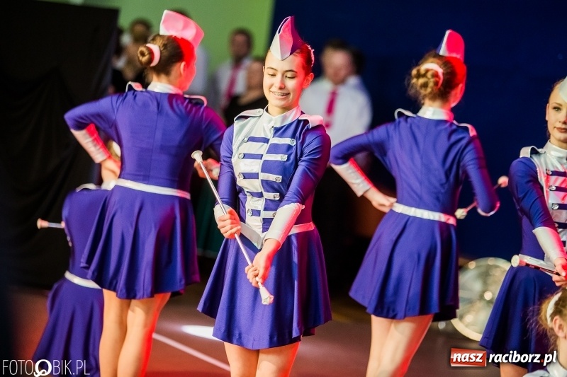 Zdjęcie w galerii na portalu naszraciborz.pl: Jubileusz 30-lecia zespołu tanecznego Uśmiech z udziałem Ani Wyszkoni  wiadomości z regionu