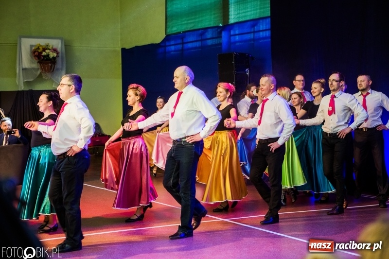 Zdjęcie w galerii na portalu naszraciborz.pl: Jubileusz 30-lecia zespołu tanecznego Uśmiech z udziałem Ani Wyszkoni  wiadomości z regionu