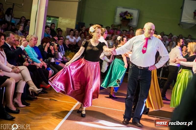 Zdjęcie w galerii na portalu naszraciborz.pl: Jubileusz 30-lecia zespołu tanecznego Uśmiech z udziałem Ani Wyszkoni  wiadomości z regionu