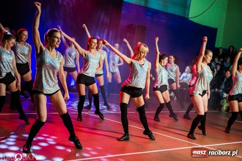 Zdjęcie w galerii na portalu naszraciborz.pl: Jubileusz 30-lecia zespołu tanecznego Uśmiech z udziałem Ani Wyszkoni  wiadomości z regionu