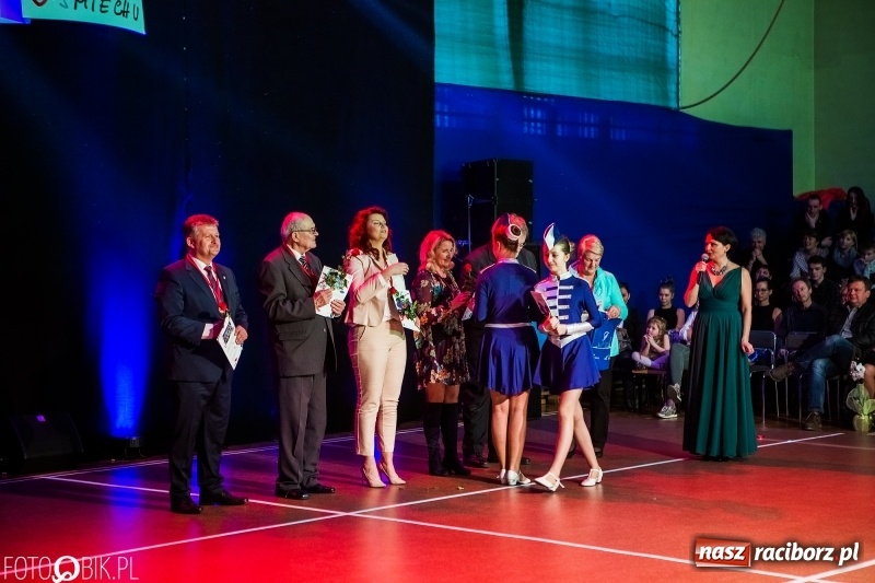 Zdjęcie w galerii na portalu naszraciborz.pl: Jubileusz 30-lecia zespołu tanecznego Uśmiech z udziałem Ani Wyszkoni  wiadomości z regionu