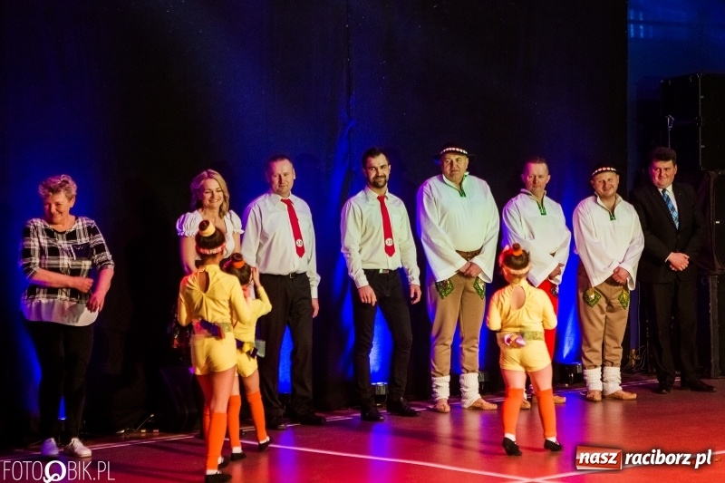 Zdjęcie w galerii na portalu naszraciborz.pl: Jubileusz 30-lecia zespołu tanecznego Uśmiech z udziałem Ani Wyszkoni  wiadomości z regionu