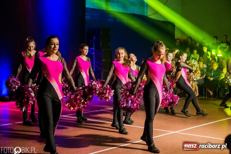 Zdjęcie w galerii na portalu naszraciborz.pl: Jubileusz 30-lecia zespołu tanecznego Uśmiech z udziałem Ani Wyszkoni  wiadomości z regionu