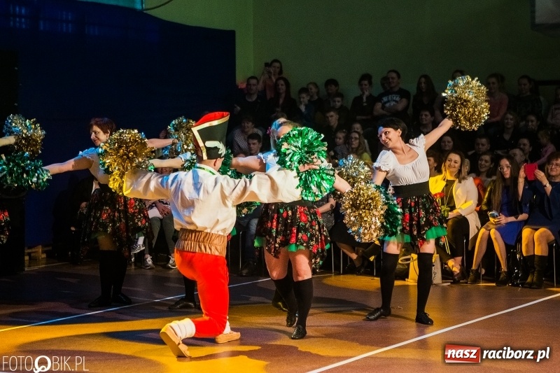 Zdjęcie w galerii na portalu naszraciborz.pl: Jubileusz 30-lecia zespołu tanecznego Uśmiech z udziałem Ani Wyszkoni  wiadomości z regionu