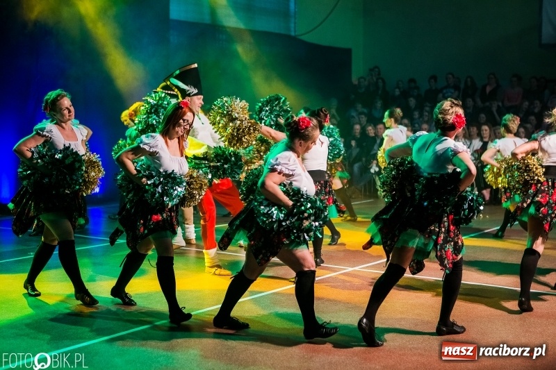 Zdjęcie w galerii na portalu naszraciborz.pl: Jubileusz 30-lecia zespołu tanecznego Uśmiech z udziałem Ani Wyszkoni  wiadomości z regionu