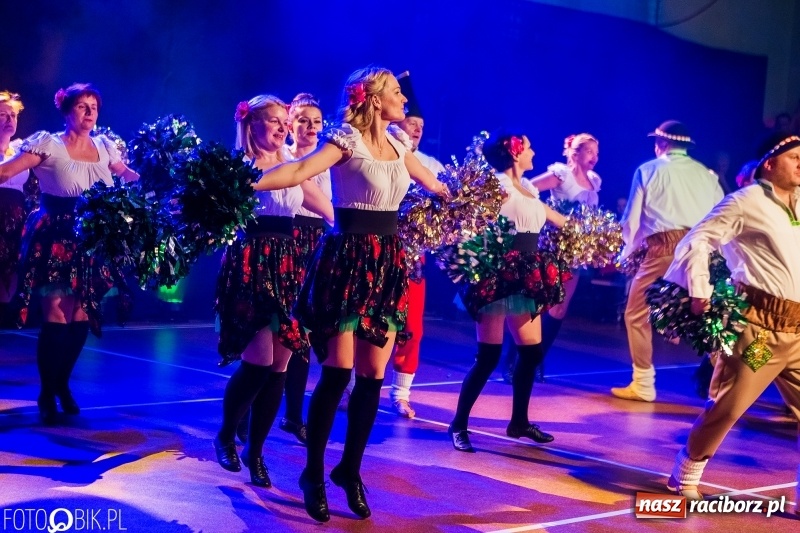 Zdjęcie w galerii na portalu naszraciborz.pl: Jubileusz 30-lecia zespołu tanecznego Uśmiech z udziałem Ani Wyszkoni  wiadomości z regionu