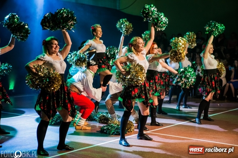 Zdjęcie w galerii na portalu naszraciborz.pl: Jubileusz 30-lecia zespołu tanecznego Uśmiech z udziałem Ani Wyszkoni  wiadomości z regionu