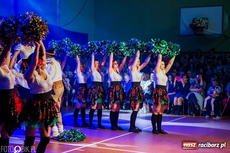 Zdjęcie w galerii na portalu naszraciborz.pl: Jubileusz 30-lecia zespołu tanecznego Uśmiech z udziałem Ani Wyszkoni  wiadomości z regionu