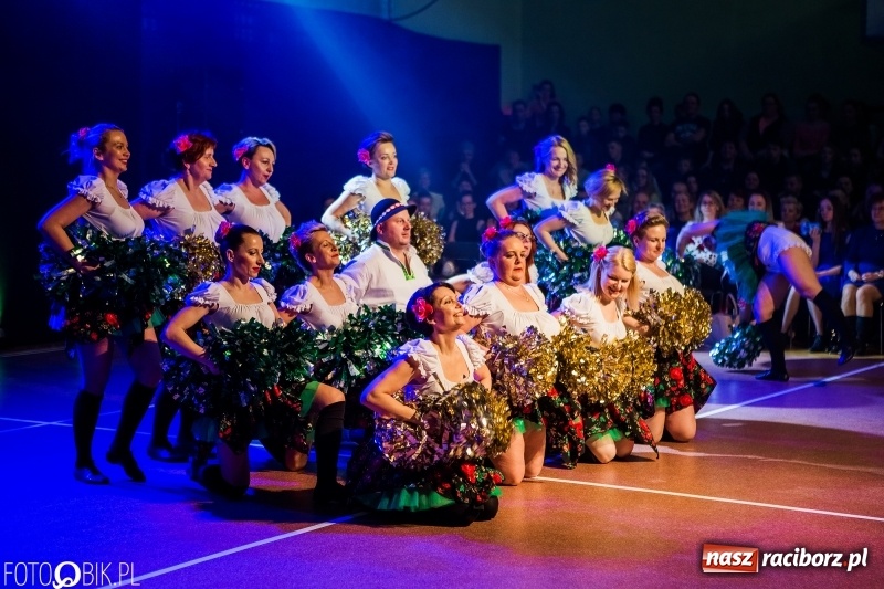 Zdjęcie w galerii na portalu naszraciborz.pl: Jubileusz 30-lecia zespołu tanecznego Uśmiech z udziałem Ani Wyszkoni  wiadomości z regionu