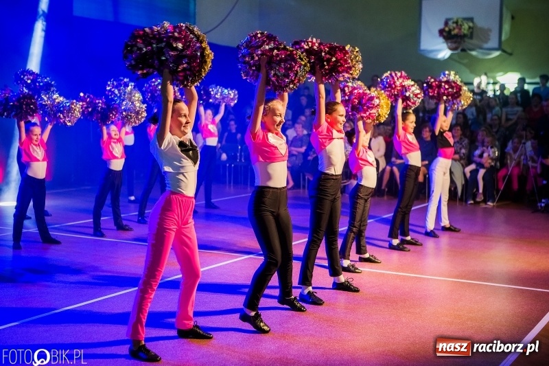 Zdjęcie w galerii na portalu naszraciborz.pl: Jubileusz 30-lecia zespołu tanecznego Uśmiech z udziałem Ani Wyszkoni  wiadomości z regionu
