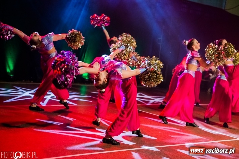Zdjęcie w galerii na portalu naszraciborz.pl: Jubileusz 30-lecia zespołu tanecznego Uśmiech z udziałem Ani Wyszkoni  wiadomości z regionu
