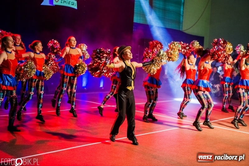 Zdjęcie w galerii na portalu naszraciborz.pl: Jubileusz 30-lecia zespołu tanecznego Uśmiech z udziałem Ani Wyszkoni  wiadomości z regionu