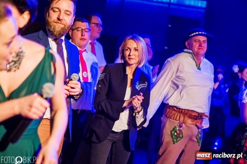 Zdjęcie w galerii na portalu naszraciborz.pl: Jubileusz 30-lecia zespołu tanecznego Uśmiech z udziałem Ani Wyszkoni  wiadomości z regionu