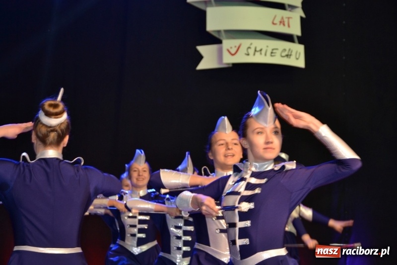 Zdjęcie w galerii na portalu naszraciborz.pl: Jubileusz 30-lecia zespołu tanecznego Uśmiech z udziałem Ani Wyszkoni  wiadomości z regionu