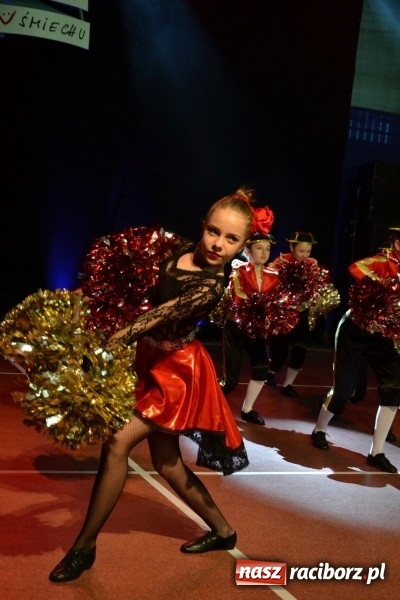 Zdjęcie w galerii na portalu naszraciborz.pl: Jubileusz 30-lecia zespołu tanecznego Uśmiech z udziałem Ani Wyszkoni  wiadomości z regionu