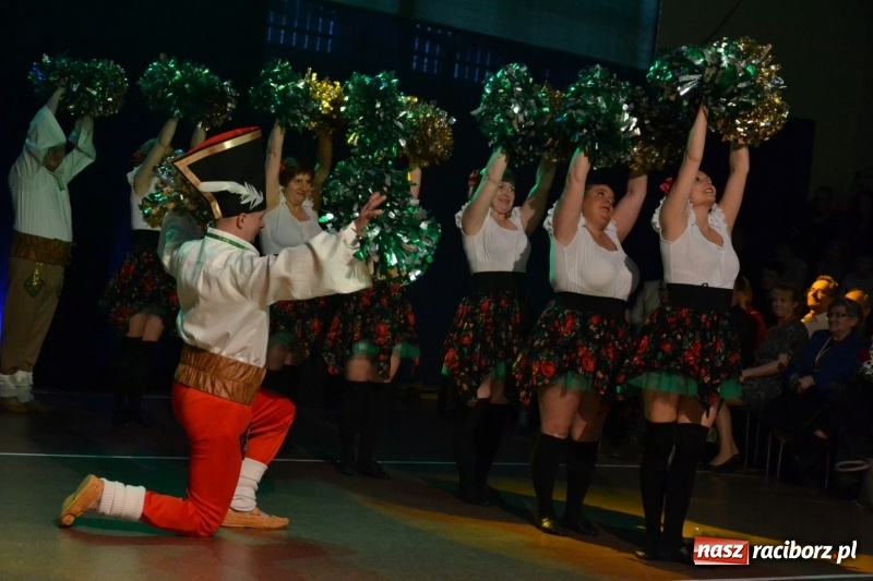 Zdjęcie w galerii na portalu naszraciborz.pl: Jubileusz 30-lecia zespołu tanecznego Uśmiech z udziałem Ani Wyszkoni  wiadomości z regionu