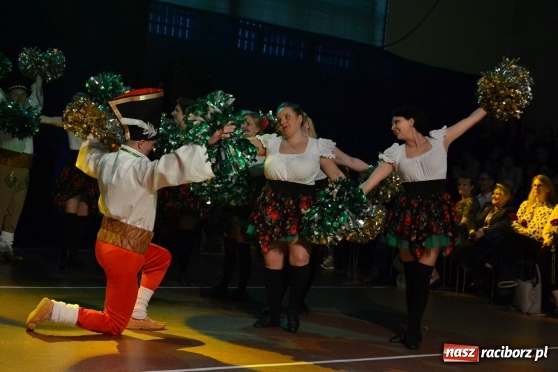 Zdjęcie w galerii na portalu naszraciborz.pl: Jubileusz 30-lecia zespołu tanecznego Uśmiech z udziałem Ani Wyszkoni  wiadomości z regionu