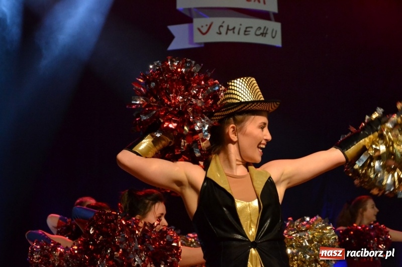 Zdjęcie w galerii na portalu naszraciborz.pl: Jubileusz 30-lecia zespołu tanecznego Uśmiech z udziałem Ani Wyszkoni  wiadomości z regionu