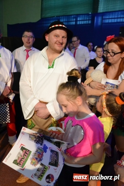 Zdjęcie w galerii na portalu naszraciborz.pl: Jubileusz 30-lecia zespołu tanecznego Uśmiech z udziałem Ani Wyszkoni  wiadomości z regionu