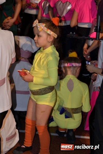 Zdjęcie w galerii na portalu naszraciborz.pl: Jubileusz 30-lecia zespołu tanecznego Uśmiech z udziałem Ani Wyszkoni  wiadomości z regionu