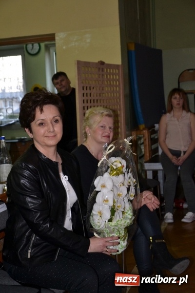 Zdjęcie w galerii na portalu naszraciborz.pl: Jubileusz 30-lecia zespołu tanecznego Uśmiech z udziałem Ani Wyszkoni  wiadomości z regionu