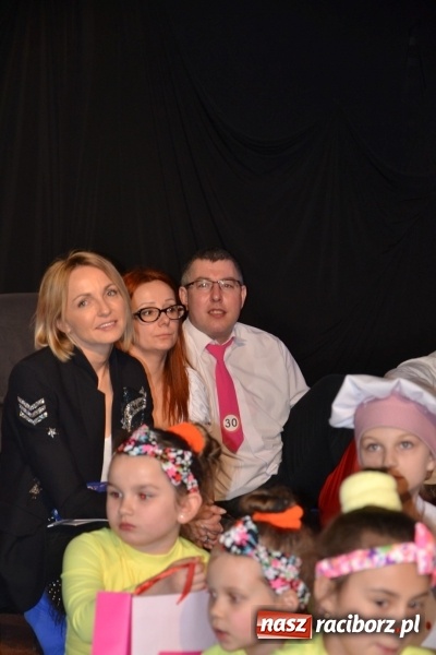 Zdjęcie w galerii na portalu naszraciborz.pl: Jubileusz 30-lecia zespołu tanecznego Uśmiech z udziałem Ani Wyszkoni  wiadomości z regionu