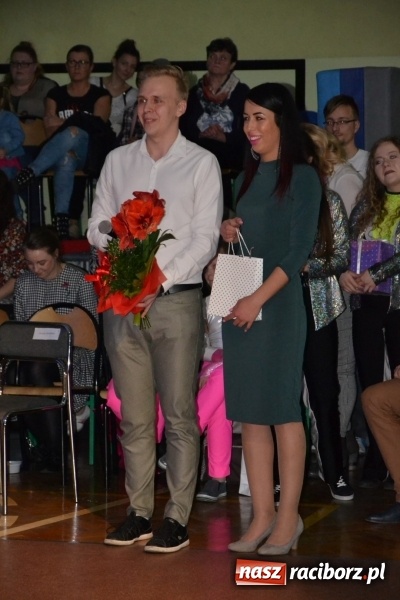 Zdjęcie w galerii na portalu naszraciborz.pl: Jubileusz 30-lecia zespołu tanecznego Uśmiech z udziałem Ani Wyszkoni  wiadomości z regionu