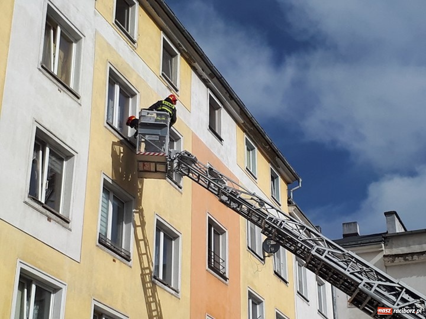 Zdjęcie w galerii na portalu naszraciborz.pl: Tragiczne zdarzenie na Drzymały  wiadomości z regionu