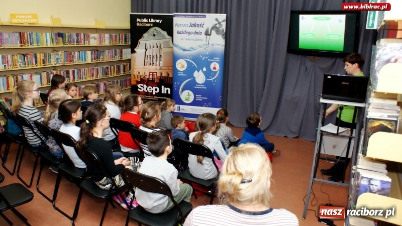 Zdjęcie w galerii na portalu naszraciborz.pl: Światowy Dzień Wody z Wodociągami w raciborskiej bibliotece wiadomości z regionu
